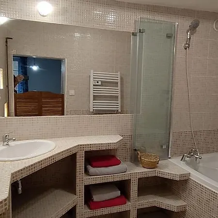 Hyeres, Spacieux 2 Pieces De 50m2 * Hyères